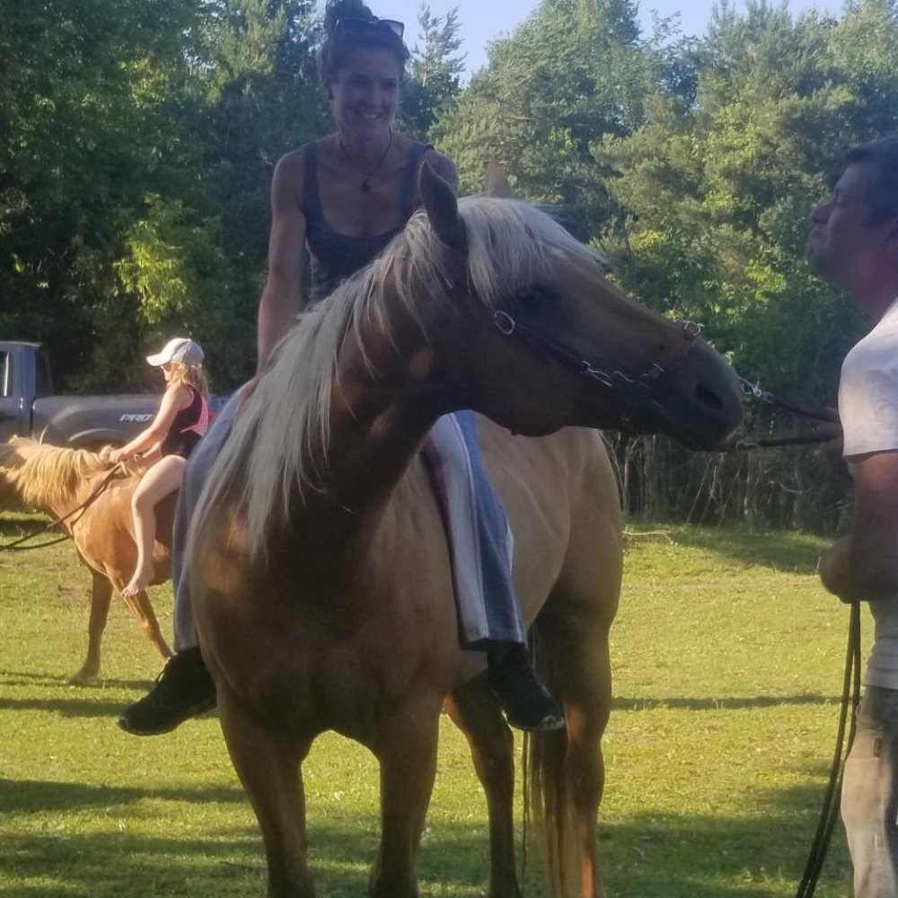 Meet your Posher, Stephanie